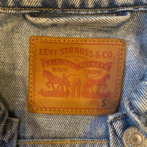Levi's Blue Denim Jacket with Palm Trees - Picture 2 of 5